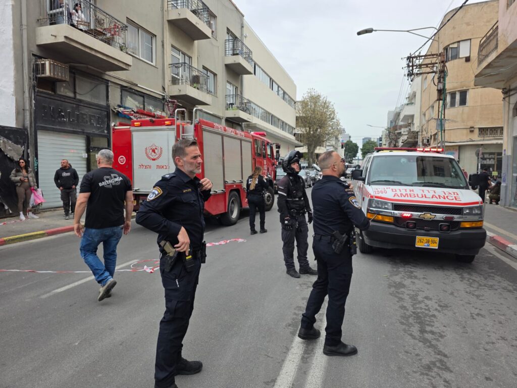 כוחות בזירת קריסת המבנה במרחביה
