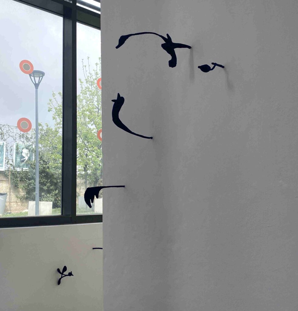 ענפים מתהלכים באויר בתיאטרון הקרון תערוכה