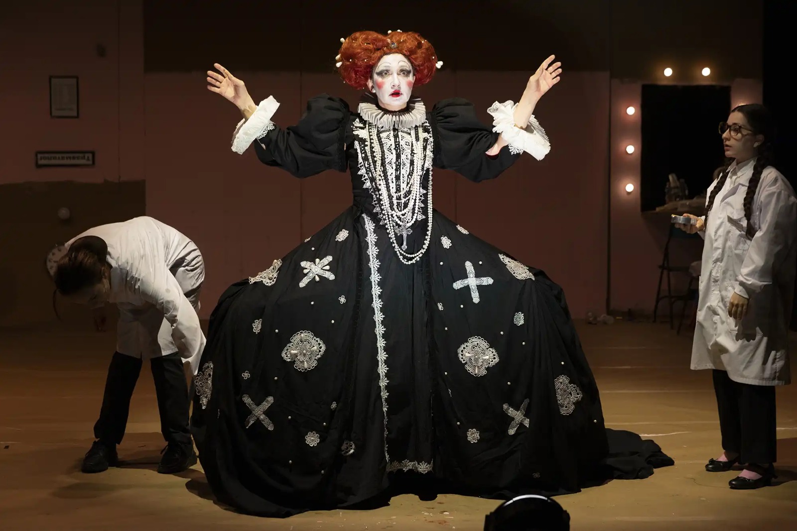 שחקנים בהצגה Bloody Mary