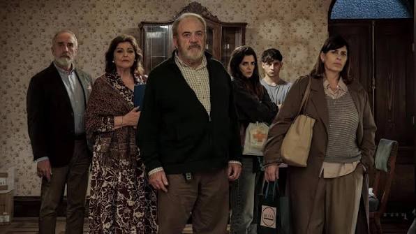 דיירי הבניין בסרט מי בעד / The neighbors in Votemos