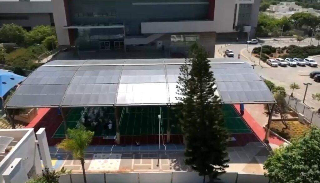 הקירוי הסולארי בבית הספר הצרי בתל אביב